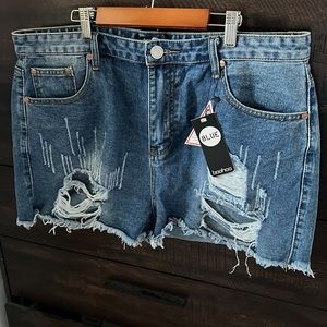 boohoo NWT BLUE Plus Distressed Ripped Hem Denim Shorts Size 18